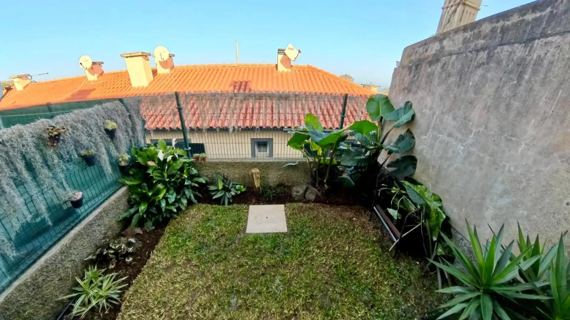 Zezita'S Place São Jorge 0*,